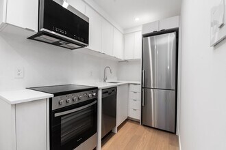 Building Photo - 27 Paxtonia Blvd