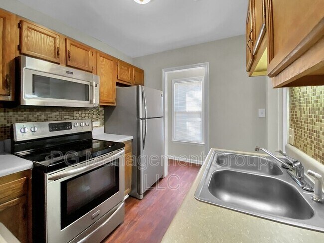 Building Photo - 3136 Driftwood Dr