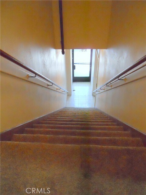 Foto del edificio - 818 E Valley Blvd