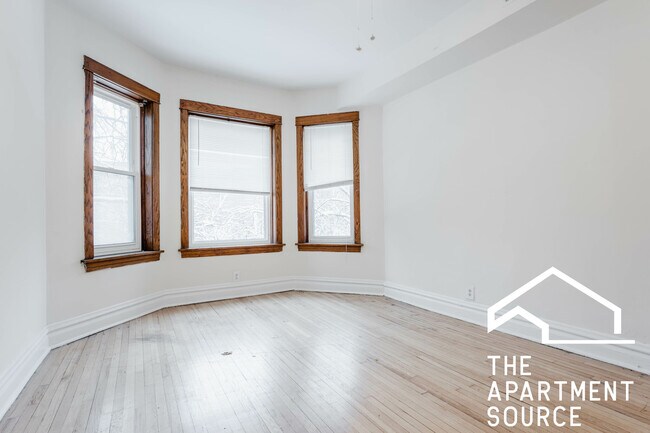Foto del edificio - 3820 N Sheffield Ave