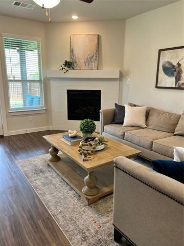 Foto del edificio - 1416 Wolfberry Ln