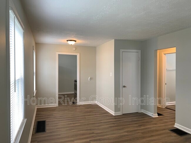 Building Photo - 5438 E 18th St