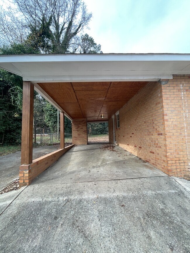 Foto del edificio - 3 bedroom 1.5 Bathroom