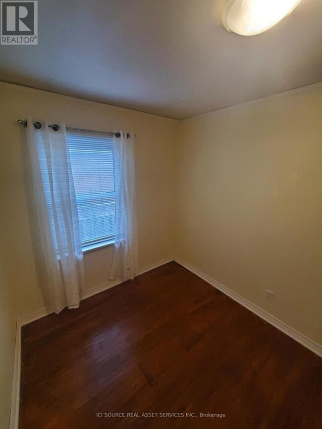 Building Photo - 412 Mountainview Dr
