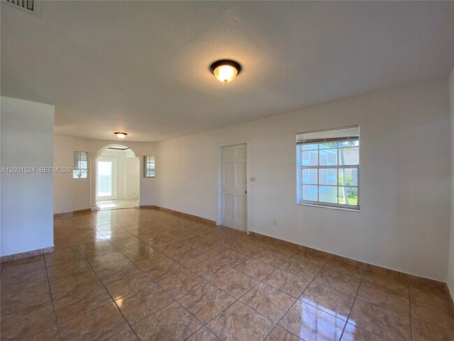 Foto del edificio - 9870 Nicaragua Dr