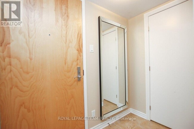 Photo du bâtiment - 250 Lett St