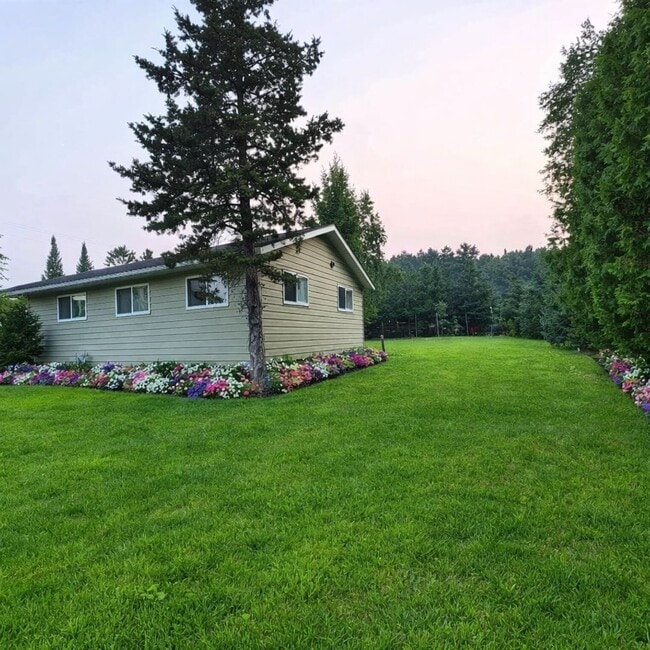 Building Photo - Click the “Apply Now” button or email wapmrentals@gmail.com for a prompt response.