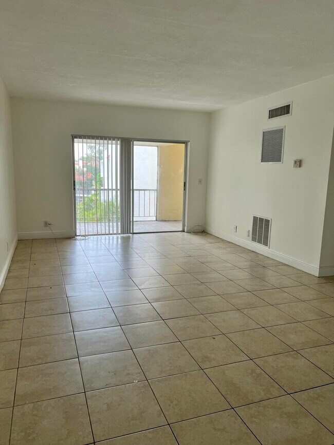 Foto del edificio - 626 NW 13th St