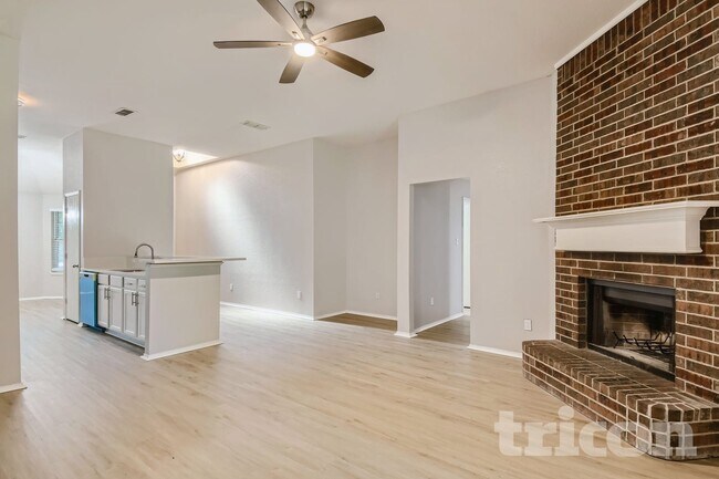 Foto del edificio - 1658 Wildflower Dr