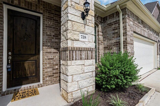 Foto del edificio - 728 Landing Ln