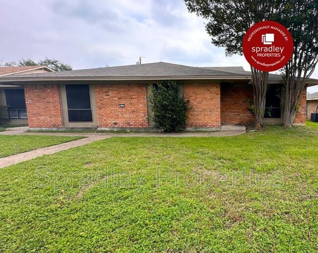 Building Photo - 405B Cheyenne Dr