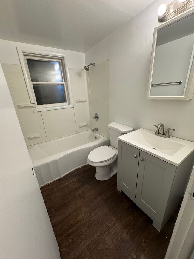 Building Photo - 1300 5th Ave N