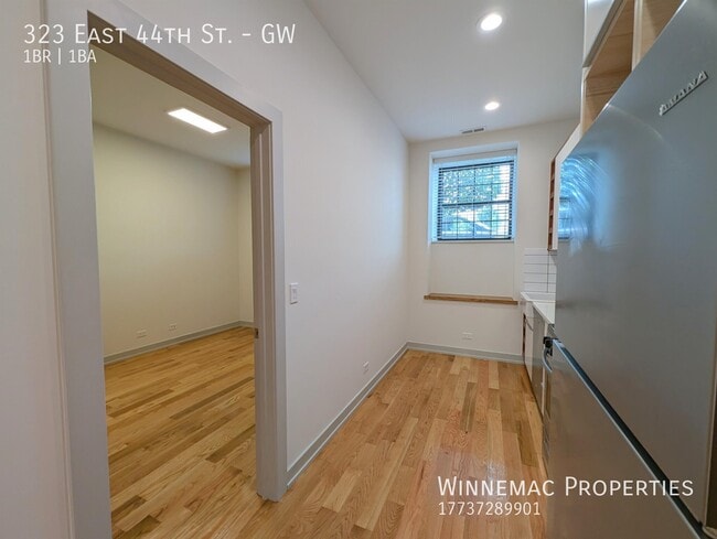 Building Photo - 323 E 44th St