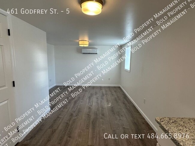 Foto del edificio - 461 Godfrey St