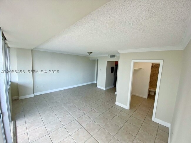 Building Photo - 7545 E Treasure Dr