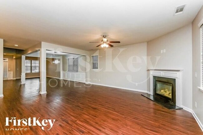 Foto del edificio - 520 Palm Springs Cir