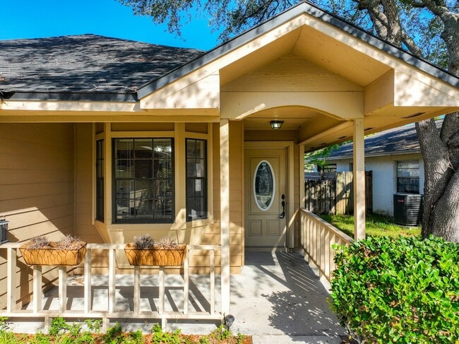 Photo - 4370 Sandhurst Dr House