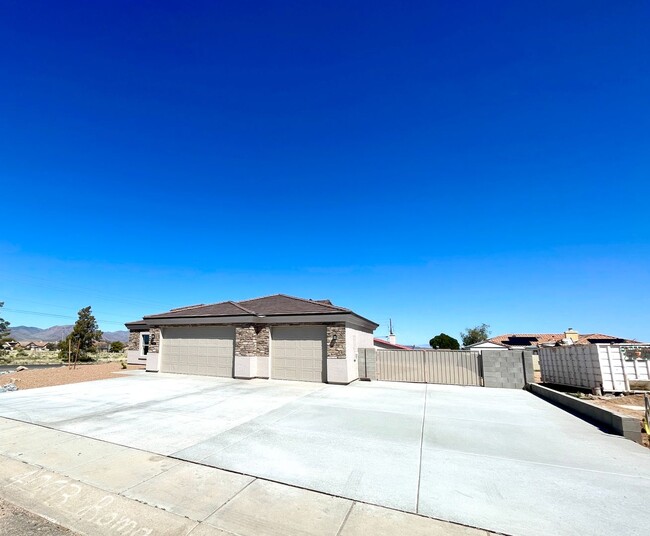 Building Photo - Beautiful 2024 Built 3 Bedroom 2 Bath Home...