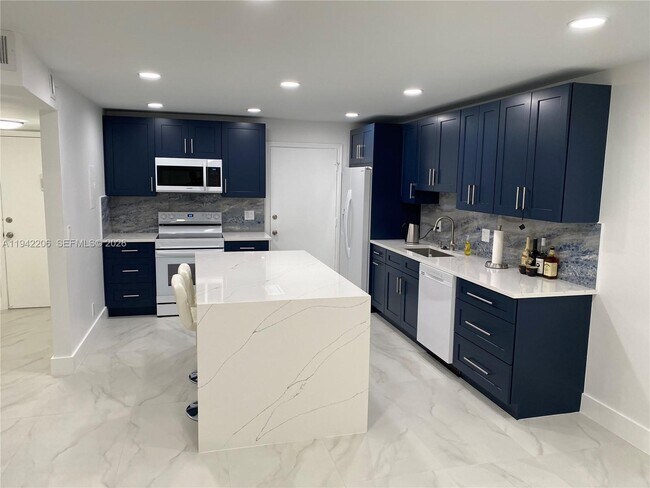 Foto del edificio - 22615 SW 66th Ave