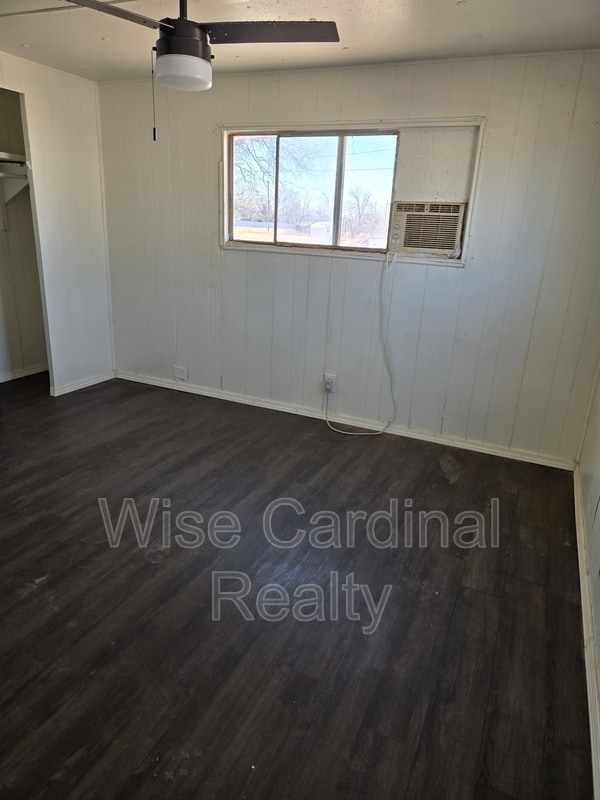 Building Photo - 508 N Avenue F