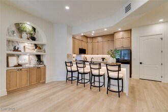 Building Photo - 32 E Serene Ave