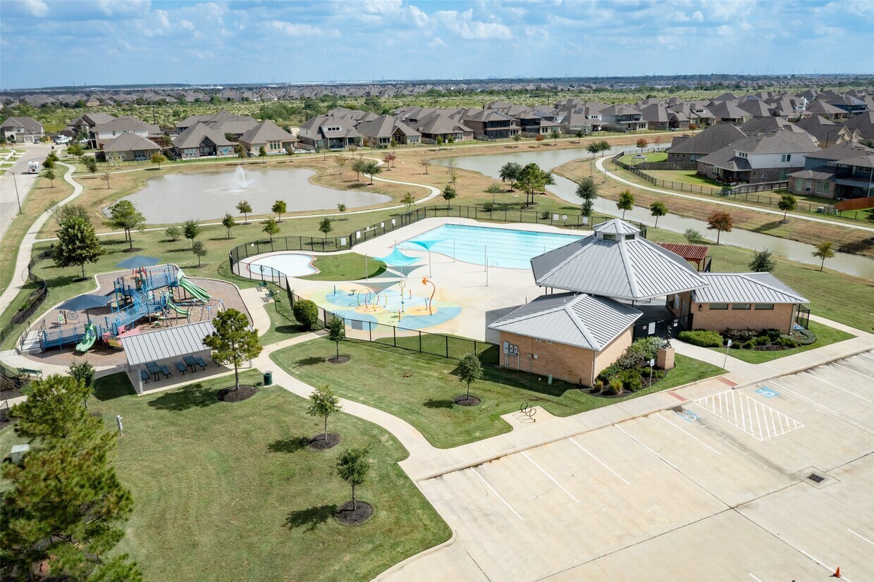 Foto del edificio - 24403 Blairburry Dr