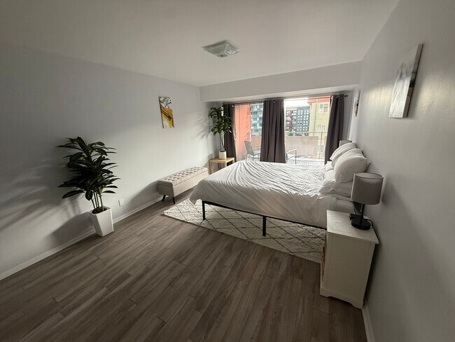 Photo - 1121 Albion St Apartment