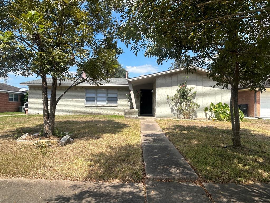 Primary Photo - 7927 Glenbrae St