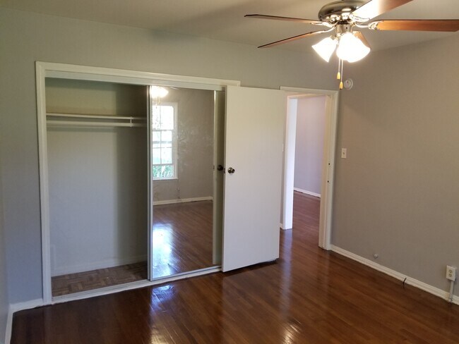 Foto del edificio - 962 S Mansfield Ave