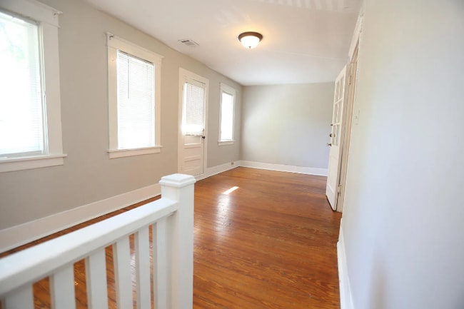 Building Photo - 820 N Spruce St