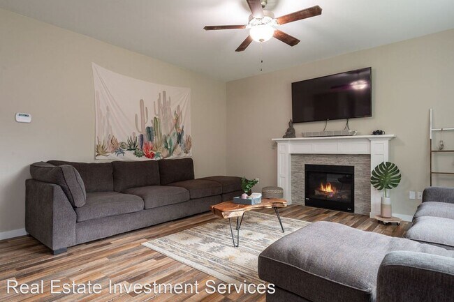 Foto del edificio - 4 br, 2.5 bath House - 3815 186th St. Ct. E