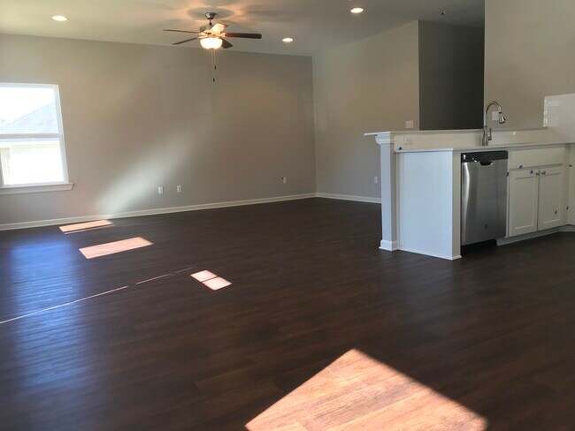 Foto del edificio - 10731 Cheryll Dr