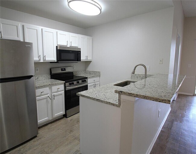Building Photo - 8115 45th Ct E