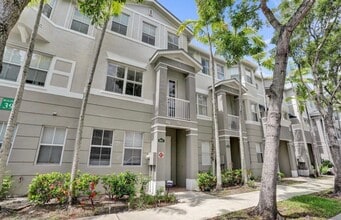 Building Photo - 3911 Shoma Dr