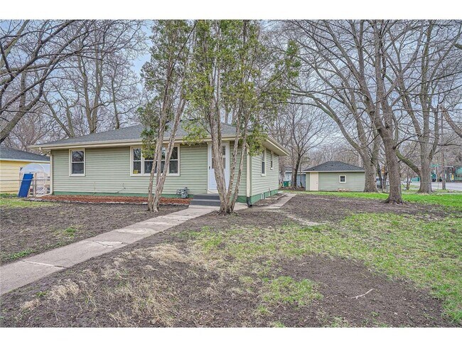 Building Photo - 6300 Quebec Ave N