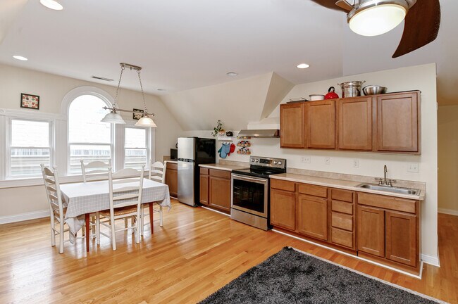 Foto del edificio - 3469 Brookline Ave