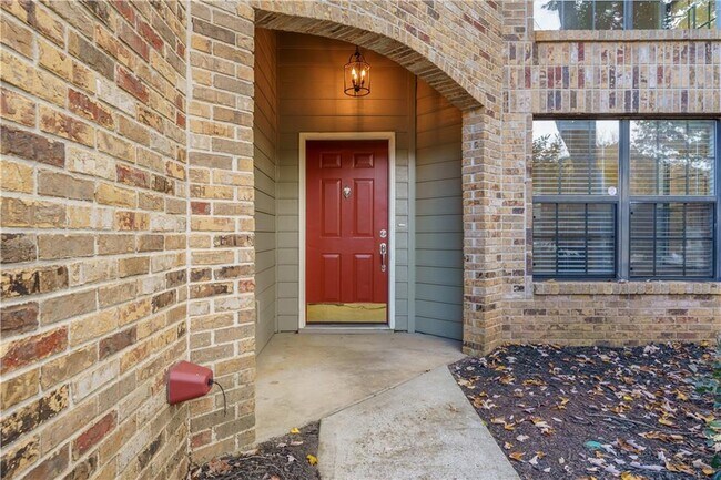 Foto del edificio - 642 Granby Hill Pl