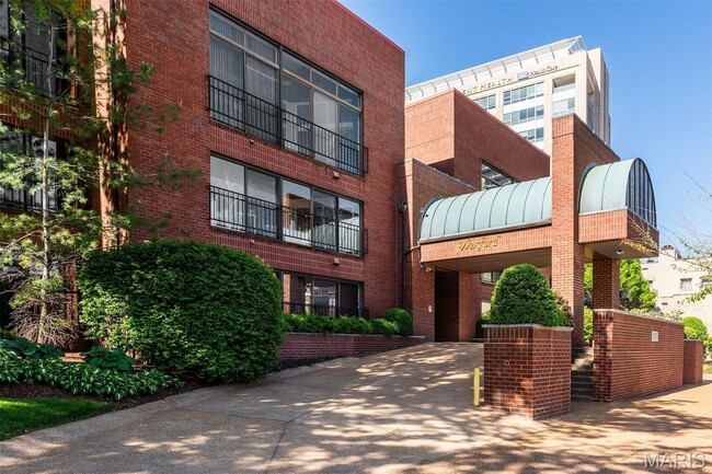 Building Photo - 4570 Laclede Ave