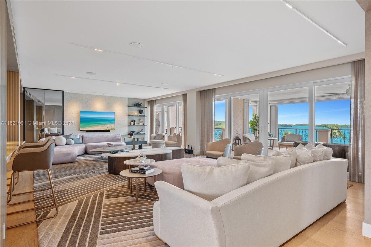 Primary Photo - 5242 Fisher Island Dr