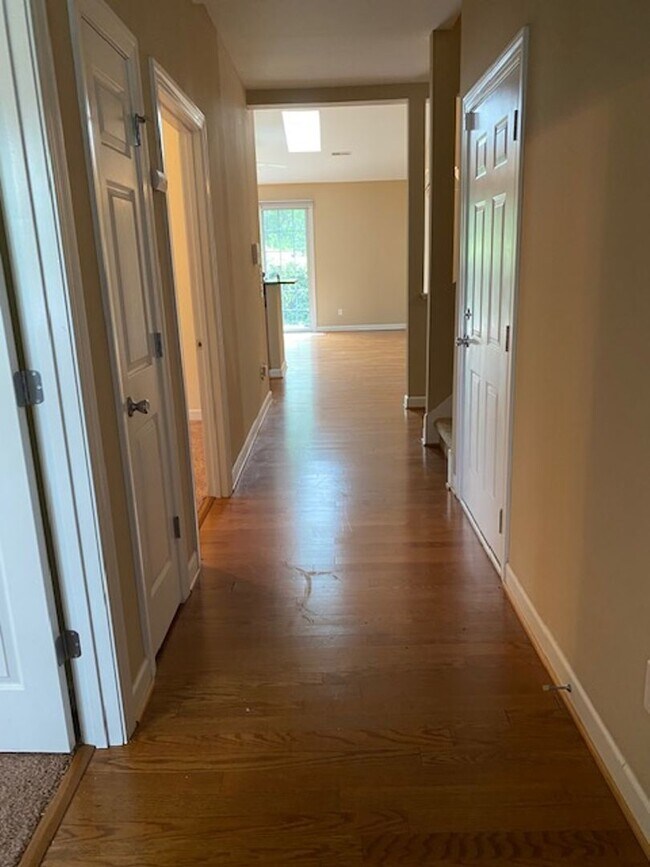 Building Photo - Carleton Town Homes