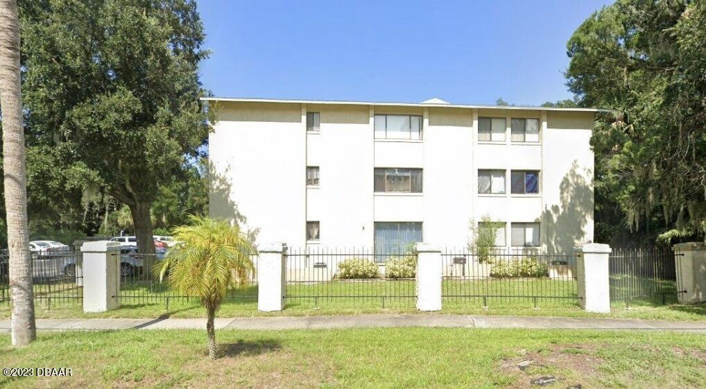 633 S Palmetto Ave Unit 202, Daytona Beach, FL 32114 Condo for Rent