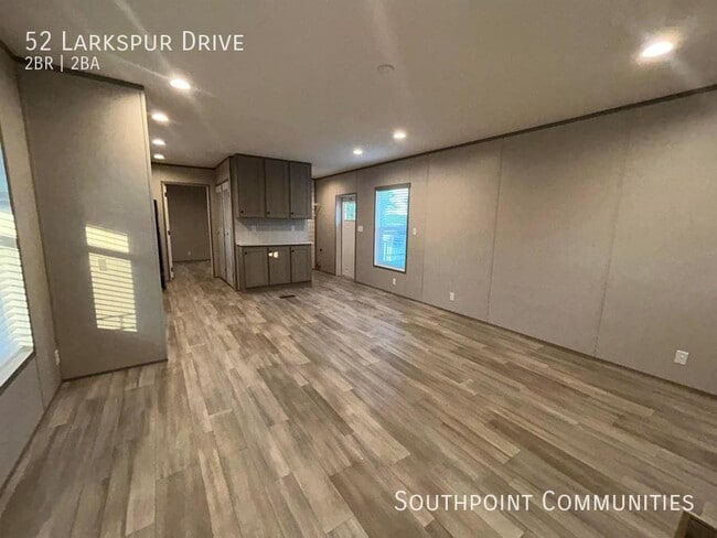 Building Photo - 52 Larkspur Dr