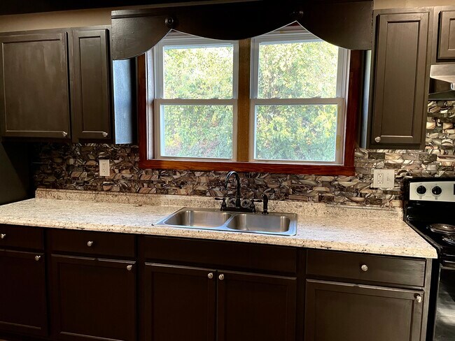 Foto del edificio - 910 N Warren St