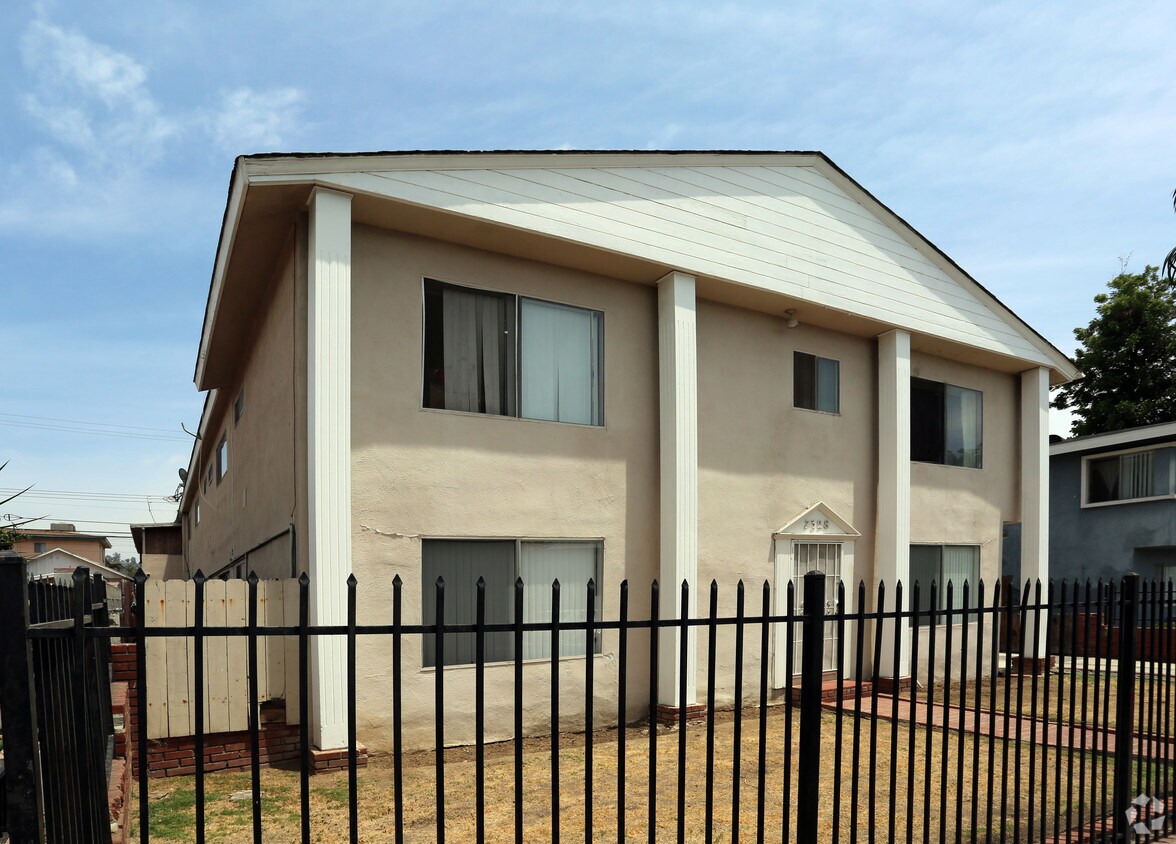 Building Photo - The Milton Apartments