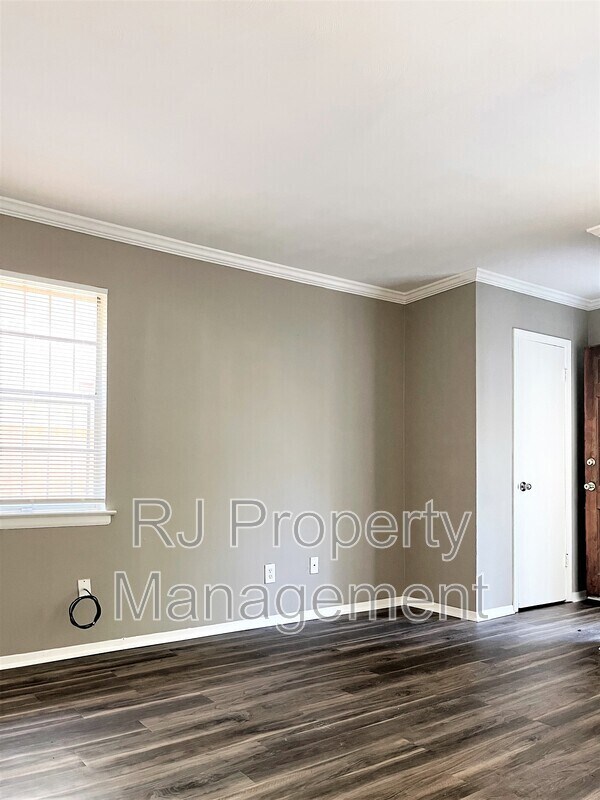 Foto del edificio - 2093 Jefferson Ave