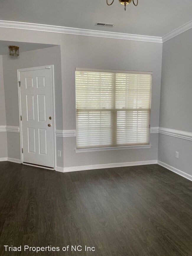 Building Photo - 3 br, 2.5 bath House - 3995 Fountain Villa...