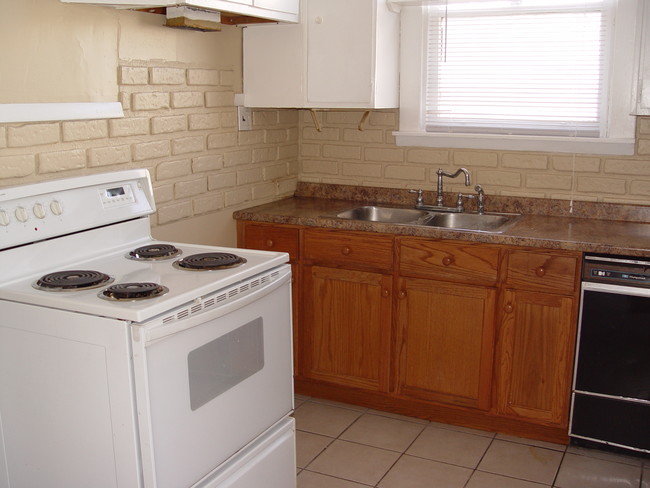 Huge Kitchen - 2958 Harrison Ave