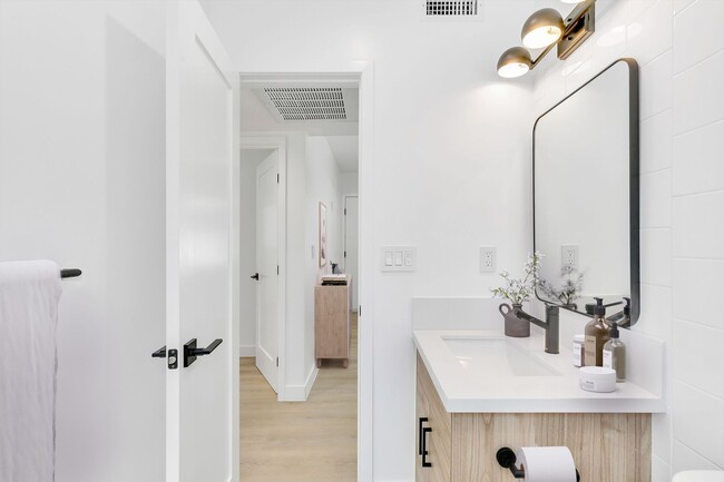 Foto del edificio - Experience Modern Echo Park Living with St...