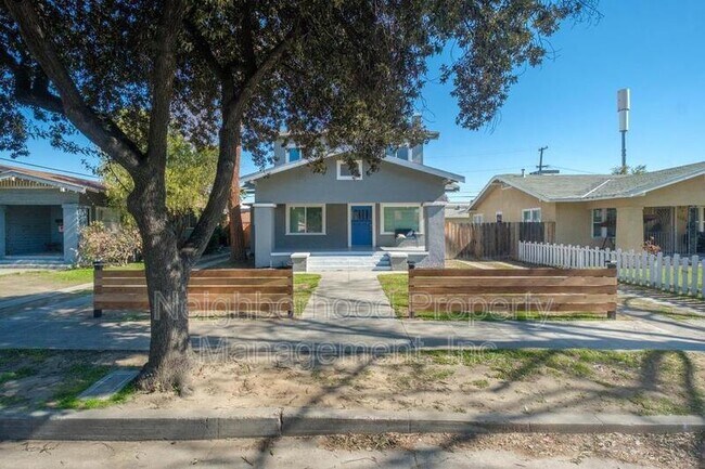 Building Photo - 1594 N Safford Ave