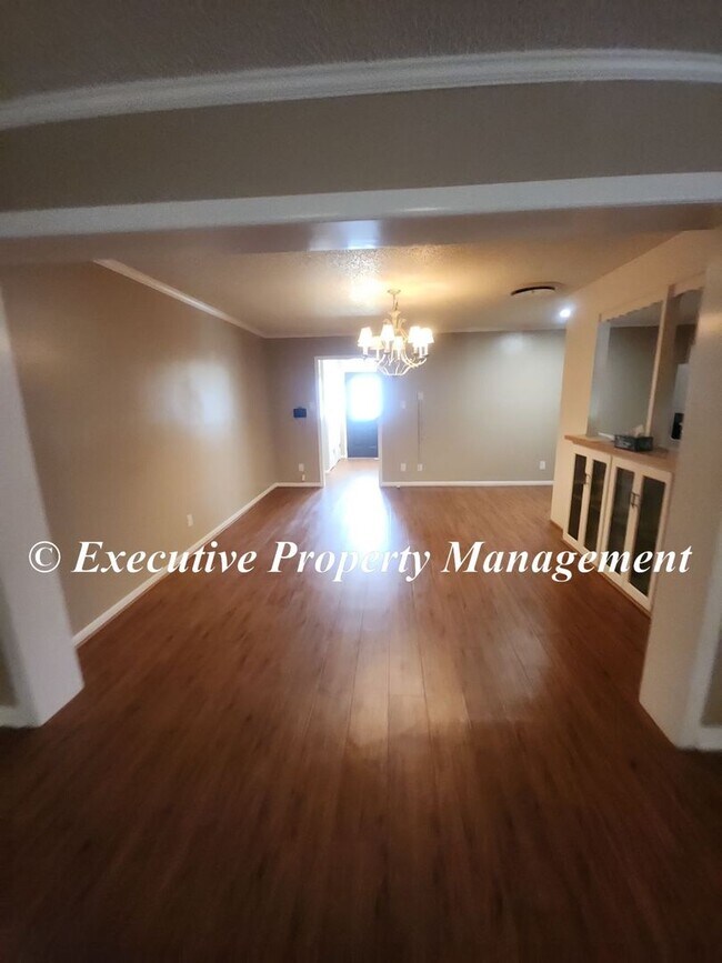 Foto del edificio - 1009 Robertson Ave